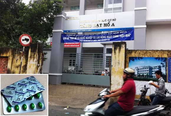 7 nữ sinh bị dụ, ép uống thuốc ho gây “nghiện” ảnh 1 7 nữ sinh bị dụ, ép uống thuốc ho gây “nghiện” ảnh 1