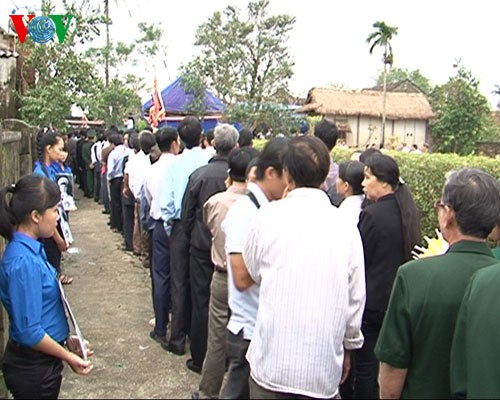 Những người cuối cùng được vào viếng Đại tướng Võ Nguyên Giáp ảnh 16 Những người cuối cùng được vào viếng Đại tướng Võ Nguyên Giáp ảnh 16