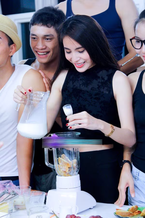 Thí sinh Next top suýt khóc vì Thủy Tiên ảnh 3 Thí sinh Next top suýt khóc vì Thủy Tiên ảnh 3
