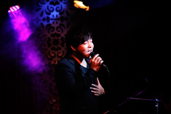Phương Mỹ Chi hát "Quê em mùa nước lũ" tặng miền Trung ảnh 5 Phương Mỹ Chi hát "Quê em mùa nước lũ" tặng miền Trung ảnh 5