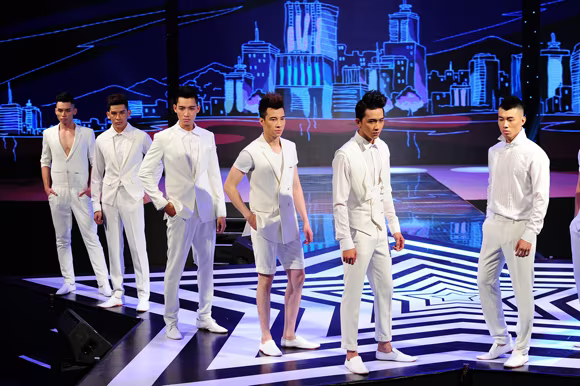 Lan Khuê lên ngôi trong đêm chung kết Siêu mẫu còn nhiều sạn! ảnh 12 Lan Khuê lên ngôi trong đêm chung kết Siêu mẫu còn nhiều sạn! ảnh 12