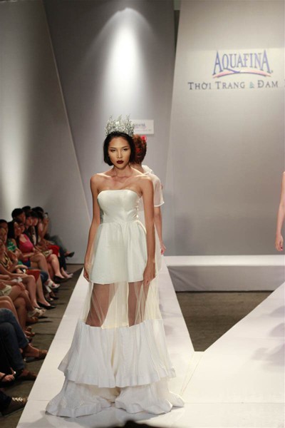 Ngọc Quyên, Minh Triệu gây ấn tượng với váy xuyên thấu ảnh 1 Ngọc Quyên, Minh Triệu gây ấn tượng với váy xuyên thấu ảnh 1