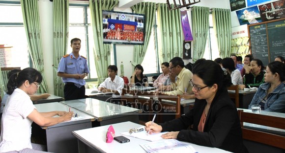 Vụ nhà bếp “xén” thức ăn của học sinh: Phụ huynh yêu cầu thay hiệu trưởng! ảnh 1 Vụ nhà bếp “xén” thức ăn của học sinh: Phụ huynh yêu cầu thay hiệu trưởng! ảnh 1
