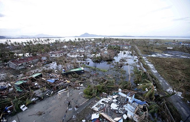 Philippines: Cảnh tượng kinh hoàng sau bão Haiyan ảnh 3 Philippines: Cảnh tượng kinh hoàng sau bão Haiyan ảnh 3