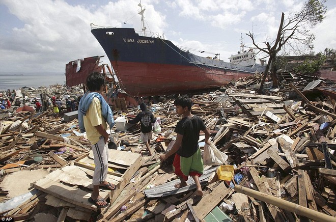 Philippines: Cảnh tượng kinh hoàng sau bão Haiyan ảnh 4 Philippines: Cảnh tượng kinh hoàng sau bão Haiyan ảnh 4