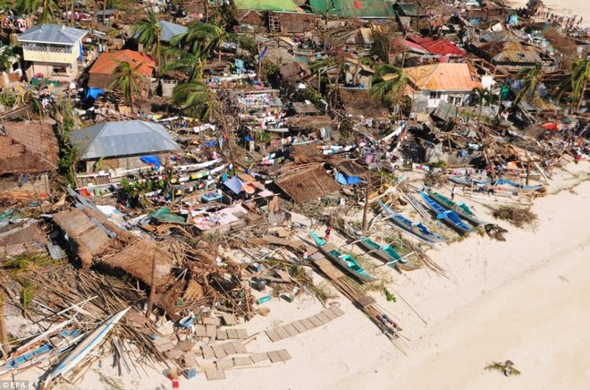 Philippines: Cảnh tượng kinh hoàng sau bão Haiyan ảnh 5 Philippines: Cảnh tượng kinh hoàng sau bão Haiyan ảnh 5