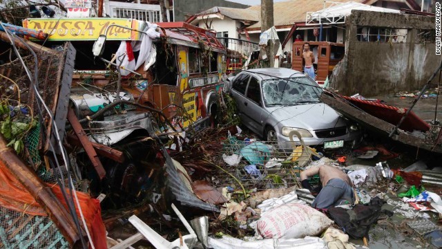 Philippines: Cảnh tượng kinh hoàng sau bão Haiyan ảnh 14 Philippines: Cảnh tượng kinh hoàng sau bão Haiyan ảnh 14