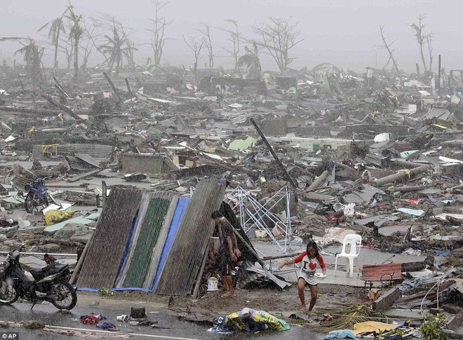 Philippines: Cảnh tượng kinh hoàng sau bão Haiyan ảnh 18 Philippines: Cảnh tượng kinh hoàng sau bão Haiyan ảnh 18