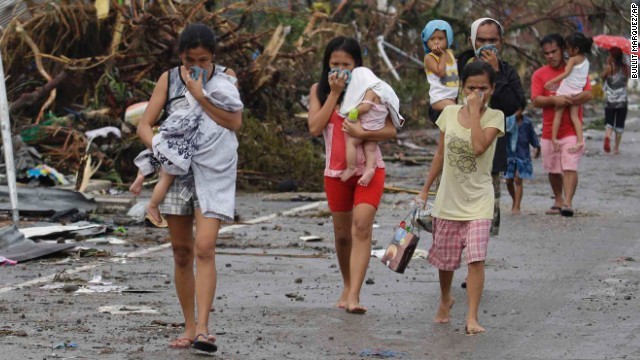 Rơi nước mắt trước thảm cảnh trẻ em Philippines sau siêu bão Haiyan ảnh 6 Rơi nước mắt trước thảm cảnh trẻ em Philippines sau siêu bão Haiyan ảnh 6
