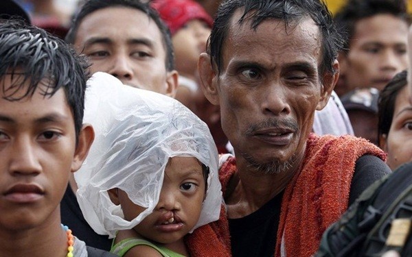 Rơi nước mắt trước thảm cảnh trẻ em Philippines sau siêu bão Haiyan ảnh 9 Rơi nước mắt trước thảm cảnh trẻ em Philippines sau siêu bão Haiyan ảnh 9