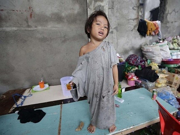Rơi nước mắt trước thảm cảnh trẻ em Philippines sau siêu bão Haiyan ảnh 11 Rơi nước mắt trước thảm cảnh trẻ em Philippines sau siêu bão Haiyan ảnh 11