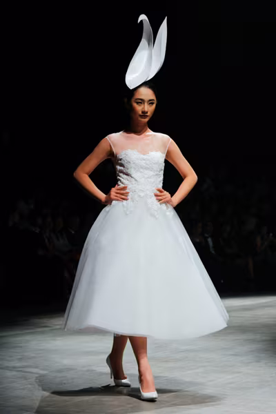 Dàn "chân dài" Việt quyến rũ trong trang phục họa tiết cánh bướm ảnh 12 Dàn "chân dài" Việt quyến rũ trong trang phục họa tiết cánh bướm ảnh 12