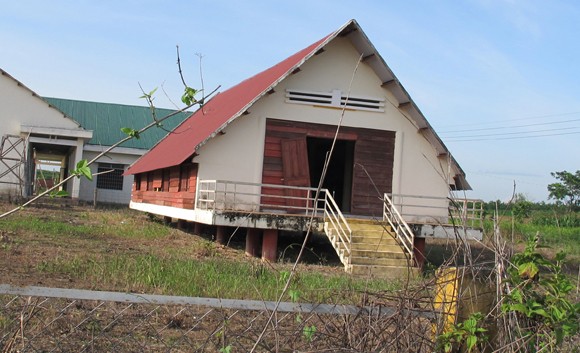 Nhà văn hóa cộng đồng ở Tây Nguyên: Xây xong “đóng cửa, bỏ hoang”! (2) ảnh 1 Nhà văn hóa cộng đồng ở Tây Nguyên: Xây xong “đóng cửa, bỏ hoang”! (2) ảnh 1