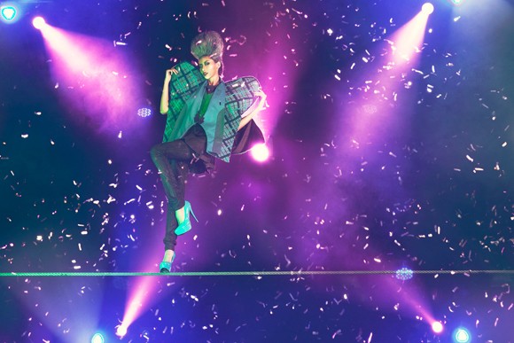 Bắt chước diễn viên xiếc, thí sinh Next top ngã lộn cổ ảnh 7 Bắt chước diễn viên xiếc, thí sinh Next top ngã lộn cổ ảnh 7