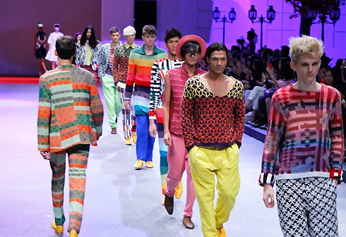 Thí sinh Top Model "đắt sô" tại Singapore ảnh 7 Thí sinh Top Model "đắt sô" tại Singapore ảnh 7