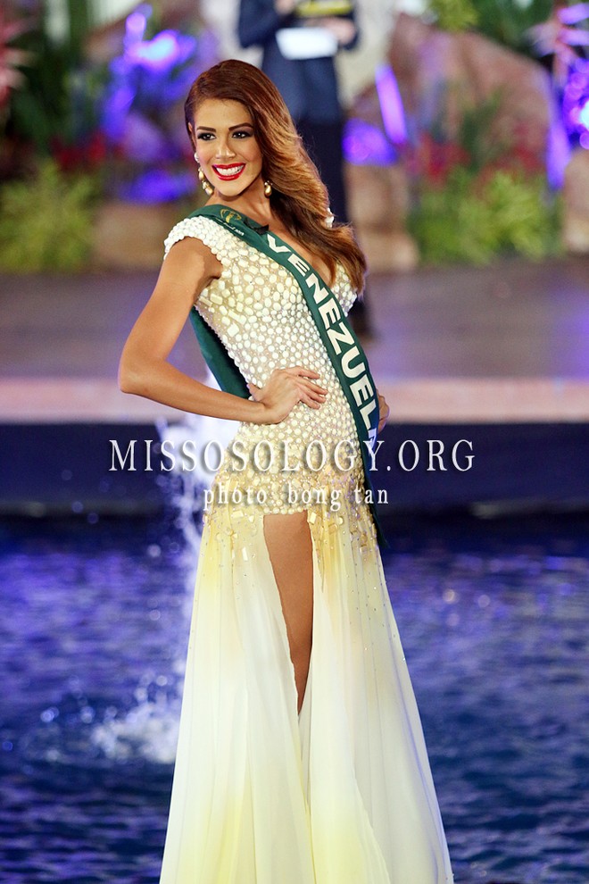 Chiêm ngưỡng vẻ đẹp nóng bỏng của tân Hoa hậu Trái đất 2013 ảnh 6 Chiêm ngưỡng vẻ đẹp nóng bỏng của tân Hoa hậu Trái đất 2013 ảnh 6