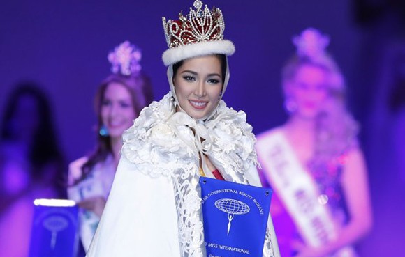 Trả lời về bão Haiyan, người đẹp Philippines đăng quang Hoa hậu Quốc tế 2013 ảnh 1 Trả lời về bão Haiyan, người đẹp Philippines đăng quang Hoa hậu Quốc tế 2013 ảnh 1