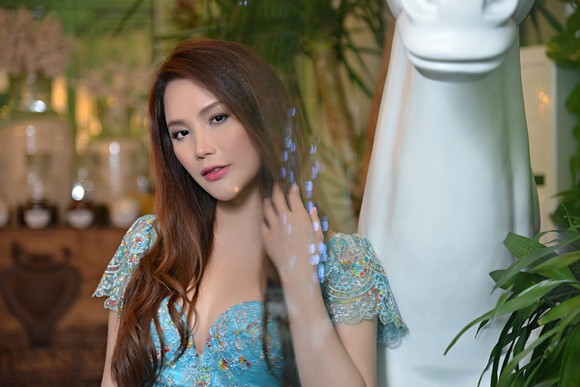 Hồ Quỳnh Hương làm nóng "Vũ điệu đam mê" ảnh 3 Hồ Quỳnh Hương làm nóng "Vũ điệu đam mê" ảnh 3