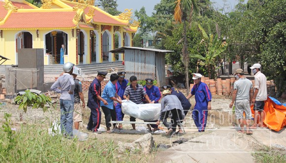 Sông Sài Gòn: Phát hiện xác đàn ông nổi lềnh bềnh, vai bị chém sâu ảnh 2 Sông Sài Gòn: Phát hiện xác đàn ông nổi lềnh bềnh, vai bị chém sâu ảnh 2
