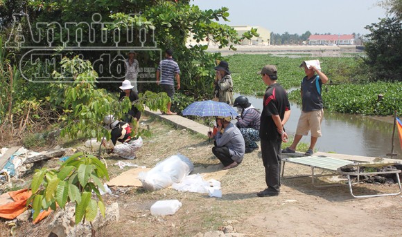 Sông Sài Gòn: Phát hiện xác đàn ông nổi lềnh bềnh, vai bị chém sâu ảnh 1 Sông Sài Gòn: Phát hiện xác đàn ông nổi lềnh bềnh, vai bị chém sâu ảnh 1