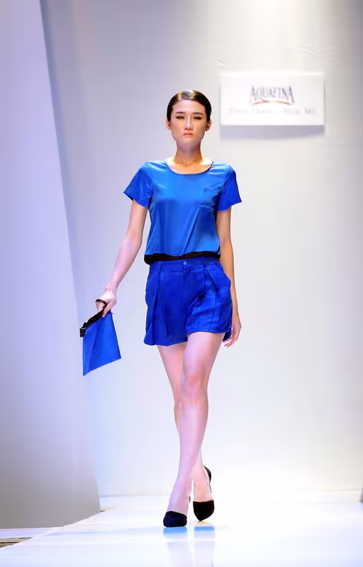 Hồng Quế đọ dáng, khoe chân với Hà Anh, Hoàng Yến ảnh 11 Hồng Quế đọ dáng, khoe chân với Hà Anh, Hoàng Yến ảnh 11