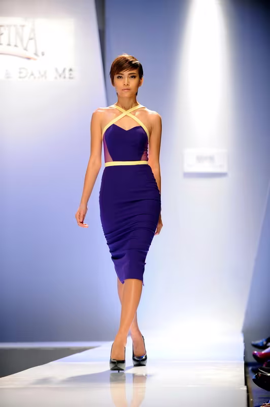 Hồng Quế đọ dáng, khoe chân với Hà Anh, Hoàng Yến ảnh 14 Hồng Quế đọ dáng, khoe chân với Hà Anh, Hoàng Yến ảnh 14