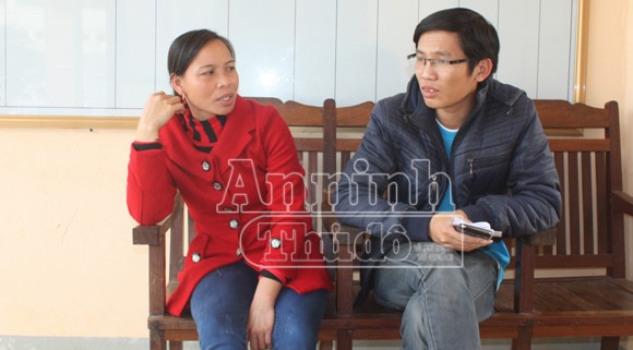 Một cán bộ hội phụ nữ bị 6 phụ nữ cắt tóc, lột đồ đánh ghen, làm nhục ảnh 1 Một cán bộ hội phụ nữ bị 6 phụ nữ cắt tóc, lột đồ đánh ghen, làm nhục ảnh 1