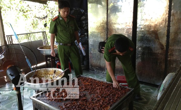 Phát hiện công ty tuồn ra thị trường 600kg thịt bò khô rởm mỗi ngày ảnh 1 Phát hiện công ty tuồn ra thị trường 600kg thịt bò khô rởm mỗi ngày ảnh 1