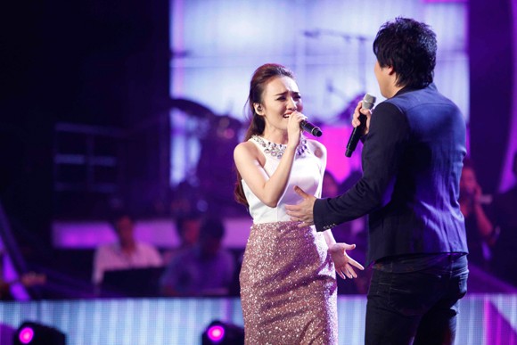 Vietnam Idol 2013: Nhật Thủy đăng quang ấn tượng với ca khúc "Tự nguyện" ảnh 8 Vietnam Idol 2013: Nhật Thủy đăng quang ấn tượng với ca khúc "Tự nguyện" ảnh 8
