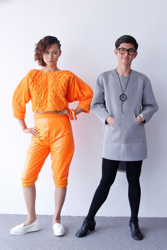 "Sốc" với những trang phục làm từ phao bơi, lót nồi, vỏ gối ảnh 6 "Sốc" với những trang phục làm từ phao bơi, lót nồi, vỏ gối ảnh 6
