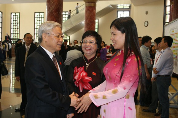 Chủ tịch QH Nguyễn Sinh Hùng: Tình hình biển Đông diễn biến hết sức phức tạp, khó lường ảnh 4 Chủ tịch QH Nguyễn Sinh Hùng: Tình hình biển Đông diễn biến hết sức phức tạp, khó lường ảnh 4