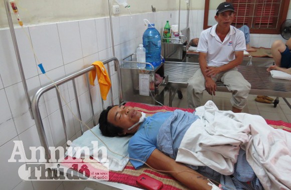 Rơi tự do, 3 công nhân xây dựng bị thương nặng ảnh 1 Rơi tự do, 3 công nhân xây dựng bị thương nặng ảnh 1