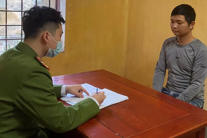 Đối tượng Nguyễn Tất Cường tại cơ quan công an. Ảnh: VOV Đối tượng Nguyễn Tất Cường tại cơ quan công an. Ảnh: VOV