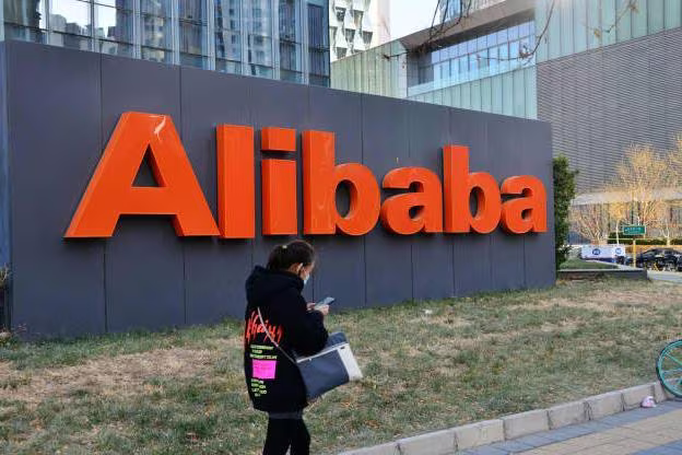 Tập đoàn Alibaba bị phạt 18,23 tỷ Nhân dân tệ (khoảng 2,8 tỷ USD) Tập đoàn Alibaba bị phạt 18,23 tỷ Nhân dân tệ (khoảng 2,8 tỷ USD)