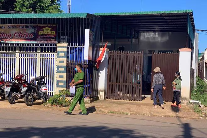 Căn nhà nơi xảy ra vụ án mạng. Nguồn: dantri.com.vn Căn nhà nơi xảy ra vụ án mạng. Nguồn: dantri.com.vn