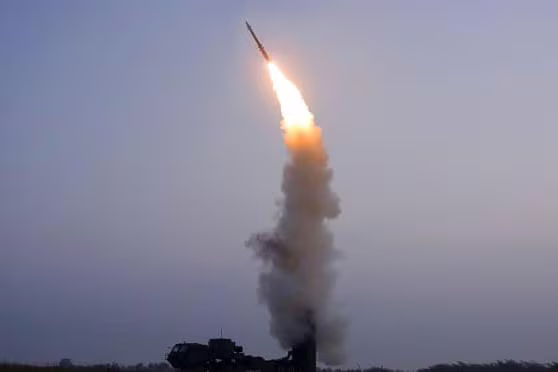 KCNA công bố hình ảnh vụ phóng tên lửa phòng không mới được phát triển KCNA công bố hình ảnh vụ phóng tên lửa phòng không mới được phát triển