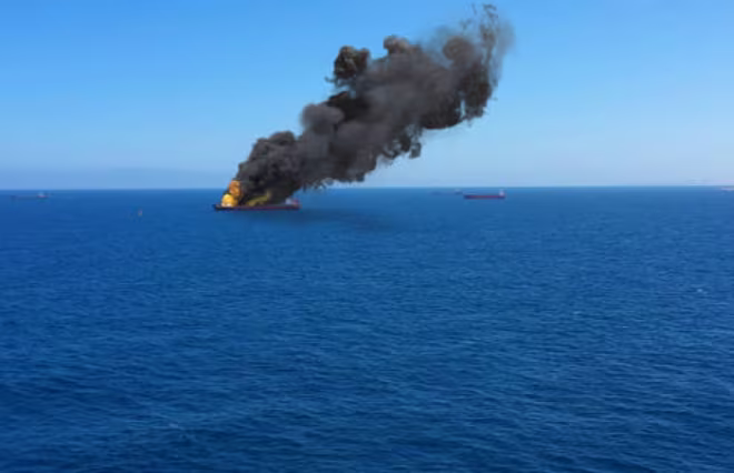 Vụ cháy thuyền đã khiến ít nhất 40 người di cư thiệt mạng trên biển Vụ cháy thuyền đã khiến ít nhất 40 người di cư thiệt mạng trên biển