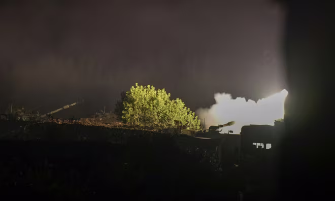 Pháo tự hành Israel tấn công mục tiêu ở Lebanon Pháo tự hành Israel tấn công mục tiêu ở Lebanon