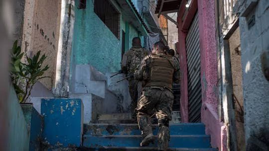 Một cuộc đột kích của cảnh sát tại Rio de Janeiro Một cuộc đột kích của cảnh sát tại Rio de Janeiro