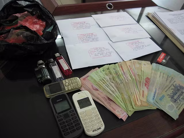 Triệt phá 2 “đại lý” bán lẻ ma túy tại bãi rác Trung Liệt ảnh 5 Triệt phá 2 “đại lý” bán lẻ ma túy tại bãi rác Trung Liệt ảnh 5