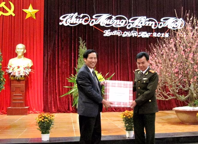 Thứ trưởng Thường trực Đặng Văn Hiếu thăm, chúc Tết CAQ Tây Hồ ảnh 3