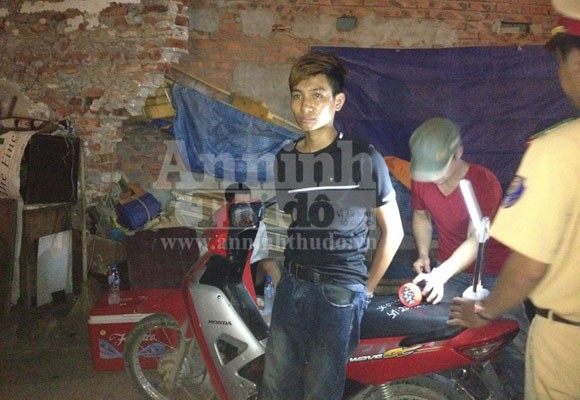 Lộ diện đồng bọn của ổ nhóm cướp giật ảnh 2 Lộ diện đồng bọn của ổ nhóm cướp giật ảnh 2