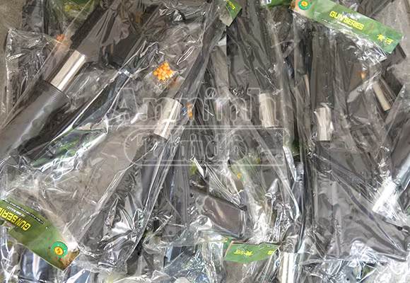 “Súng AK, súng trường” tuồn về Hà Nội dịp Trung thu ảnh 6 “Súng AK, súng trường” tuồn về Hà Nội dịp Trung thu ảnh 6