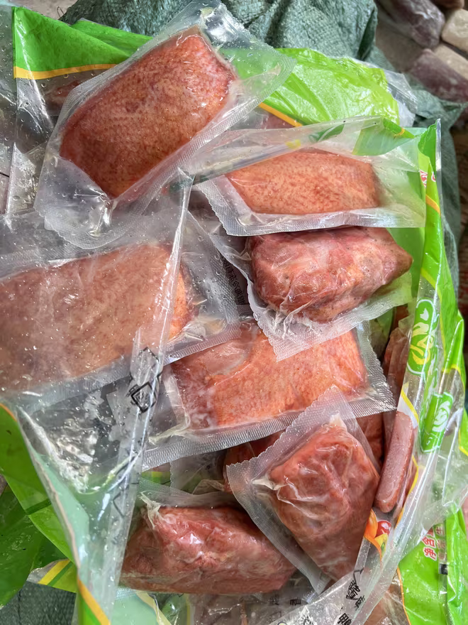 Lườn ngỗng hun khói được bỏ mác nước ngoài, "đội lốt" hàng Việt Lườn ngỗng hun khói được bỏ mác nước ngoài, "đội lốt" hàng Việt