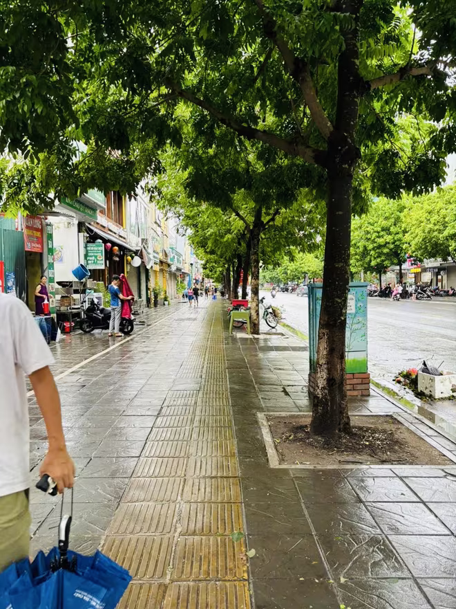 Với sự nỗ lực, nhiều tuyến phố trên địa bàn quận Cầu Giấy đã được dọn sạch sẽ, giao thông thông suốt, thuận lợi