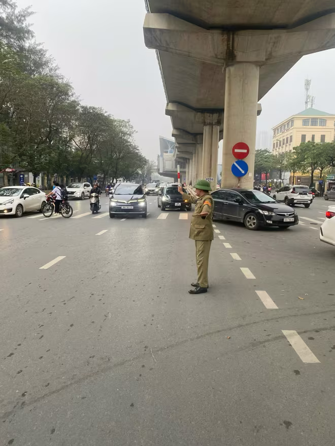 Các nút giao trọng điểm trên địa bàn phường Mai Dịch đã giảm ùn tắc rõ rệt