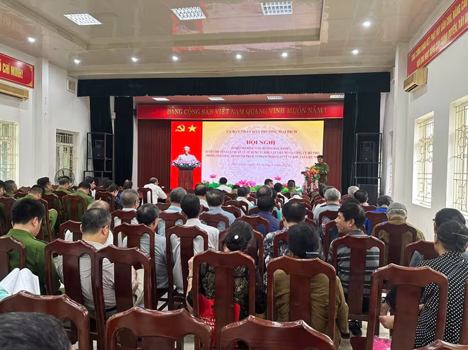 Mô hình &quot;Con đường màu xanh&quot; trên địa bàn phường Mai Dịch được người dân đồng tình, ủng hộ