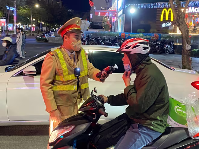 Người dân chấp hành tốt, cho thấy ý thức đã được nâng lên Người dân chấp hành tốt, cho thấy ý thức đã được nâng lên