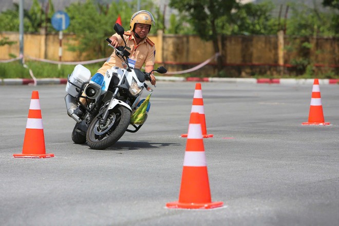 Bộ Công an đang khẩn trương tiếp nhận công tác sát hạch, cấp đổi giấy phép lái xe