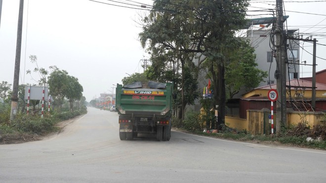 Xe chở &quot;có ngọn&quot; lưu thông vào đường cấm